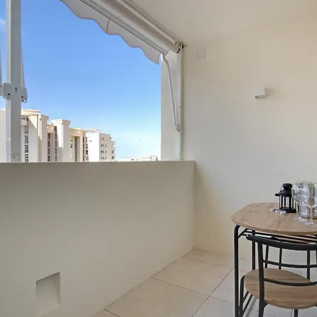 Apartamento Estilo Urbano En Centro - Marbelsun 5 8 Marbella