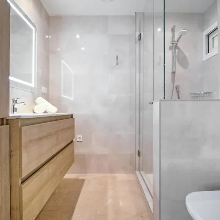 Apartamento Estilo Urbano En Centro - Marbelsun 5 8 Marbella