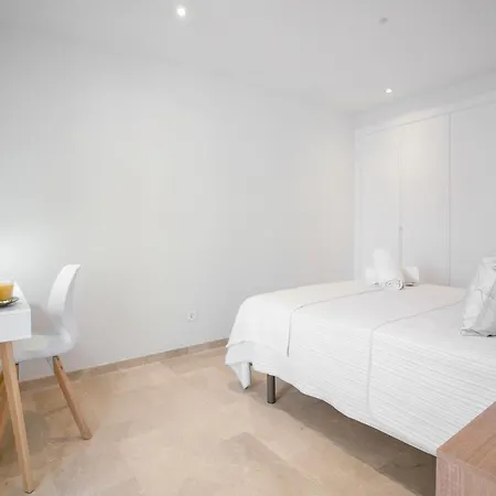 Apartamento Estilo Urbano En Centro - Marbelsun 5 8 Marbella