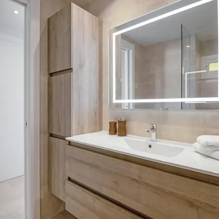 Apartamento Estilo Urbano En Centro - Marbelsun 5 8 Marbella